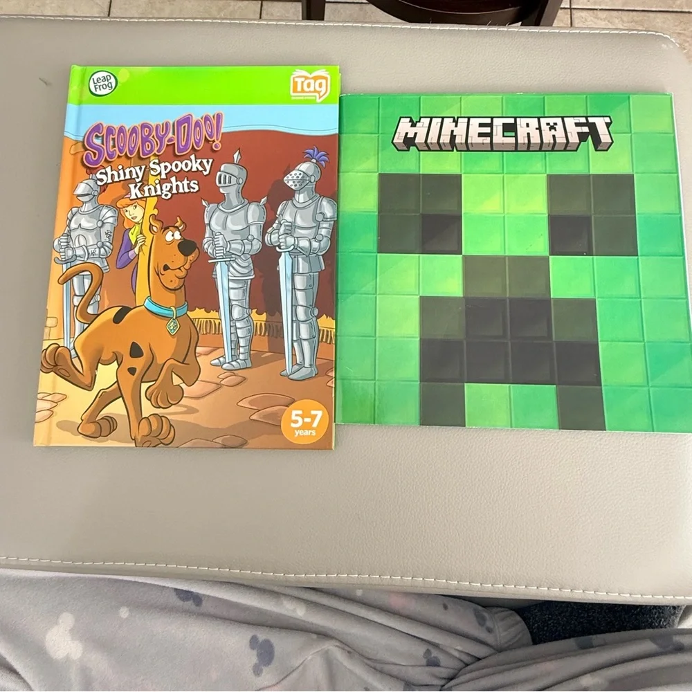 Scooby-Doo Shiny Spooky Knights LeapFrog Tag Book + Minecraft Kids Book Set